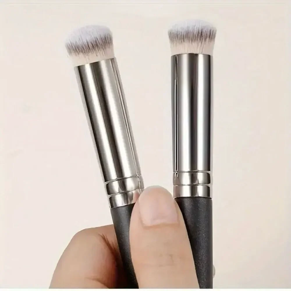 NWT Kabuki Multi-Purpose Face Makeup Brush Blending, Buffing, Flawless Finish